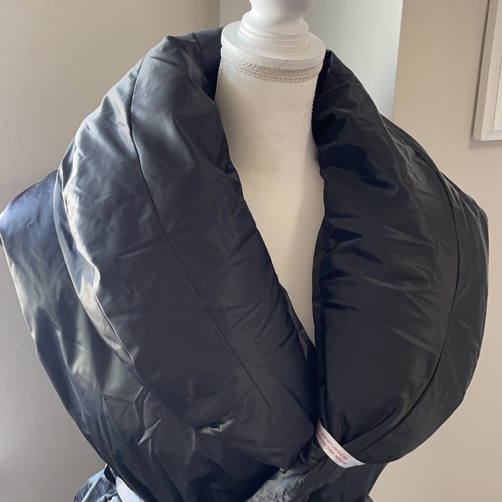 Super cute puffer vest - Picture 2 of 5